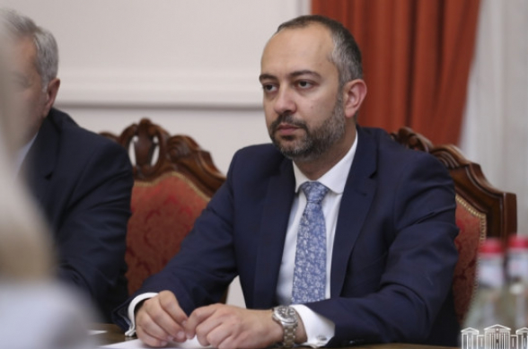 Էդուարդ Աղաջանյանի լիազորությունները դադարեցվեցին