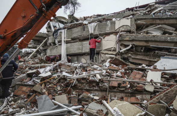 Число жертв землетрясения в Турции достигло 5434