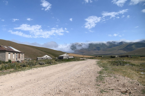 Подразделения ВС Азербайджана открыли огонь по армянским позициям, расположенным в районе Верин Шоржа