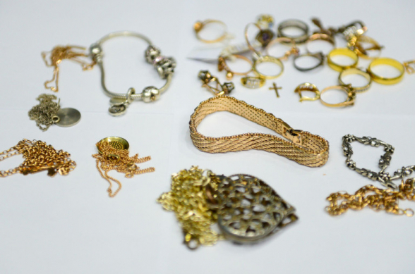 Տղամարդը գողացել է համաքաղաքացու ոսկյա զարդերը և գրավադրել բանկում