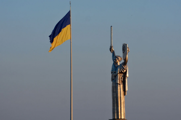 На Украине продлили военное положение, парламентских выборов не будет