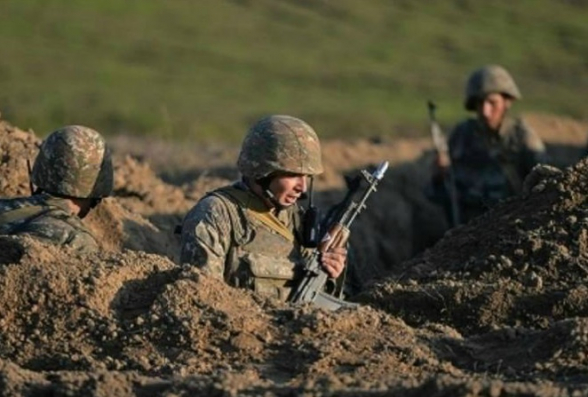 ВС Азербайджана продолжают вести огонь из различных видов вооружений (видео)