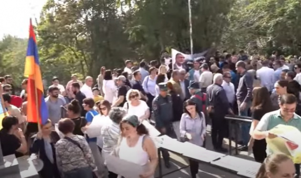 В Ереване прошло шествие в поддержку похищенных Азербайджаном деятелей (видео)