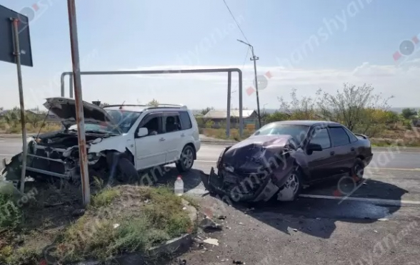 Մեծամորում բախվել են Nissan X-Trail-ն ու Opel Vectra-ն. կա 6 վիրավոր