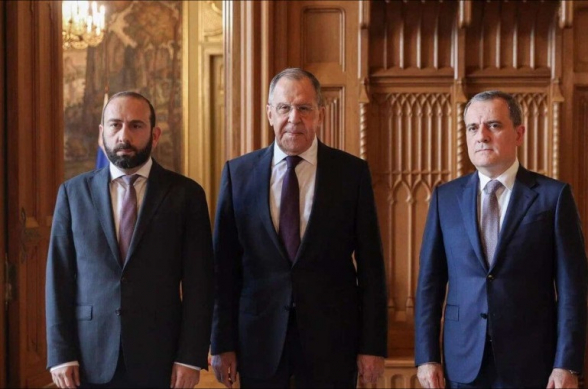МИД РФ выразило готовность организовать встречу министров иностранных дел Армении, России и Азербайджана