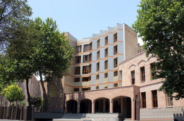 28-ամյա երիտասարդը մորից գումար է պահանջել, իսկ մերժում ստանալուց հետո հարձակվել մոր վրա, խլել պայուսակն ու հափշտակել զգալի չափերի գումար