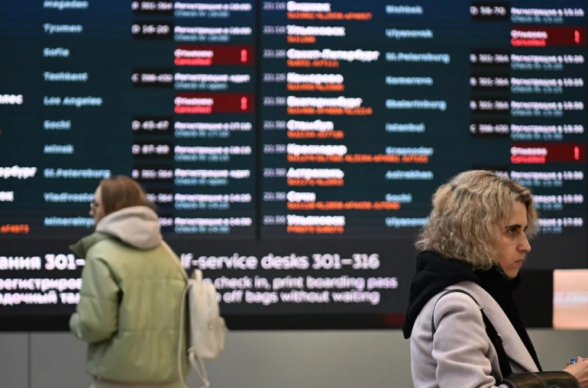 Более 20 рейсов отменили и задержали в аэропортах Москвы