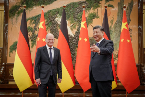 Китай выступил за созыв равноправной мирной конференции по Украине