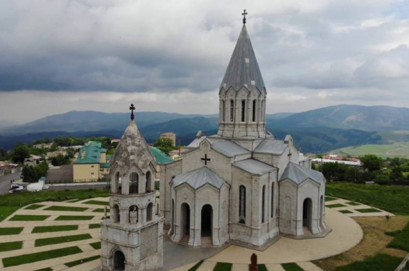 Азербайджан продолжает разрушать и искажать церковь Казанчецоц в Шуши (фото)