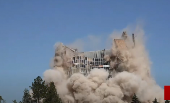 В Ереване взорвали бывшее здание Минобороны (видео)