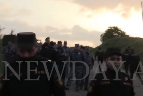 Ոստիկանական զորքը Կիրանցում բացել է ճանապարհը ակնազերծողների համար (տեսանյութ)
