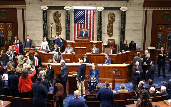 Лидер демократов в Палате представителей не исключает отправку солдат США на Украину