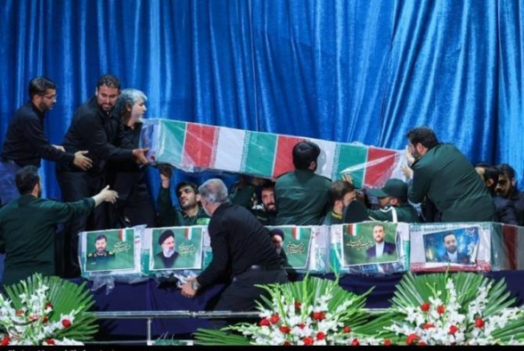 В Тегеране проходит церемония прощания с погибшими в авиакатастрофе (фото)