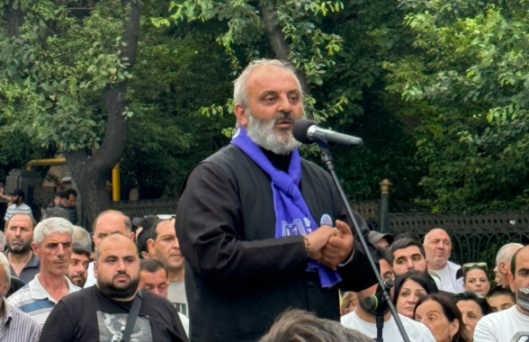 Собрание на проспекте улиц Баграмяна-Демирчяна (прямой эфир)