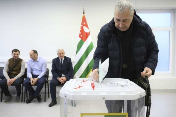 В Абхазии стартовал 2-ой тур голосования на выборах президента