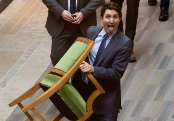 Կանադայի նախկին վարչապետը Համայնքների պալատից հեռանալիս իր հետ տարել է աթոռը