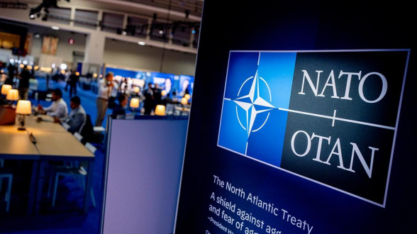 Возможный отказ Киева от урегулирования усугубит раскол в НАТО – «Bloomberg»