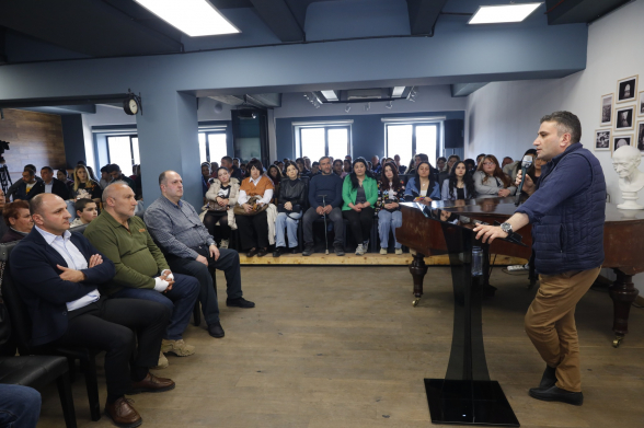 Արցախից բռնի տեղահանված մեր հայրենակիցների ցավը մենք՝ գյումրեցիներս, շատ լավ ենք հասկանում․ Դերենիկ Մալխասյան (տեսանյութ, լուսանկար)