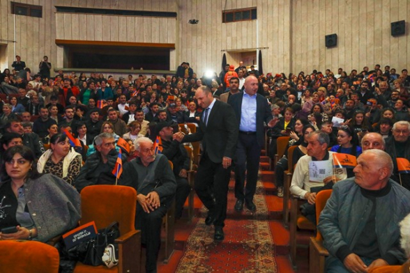 Репортаж телеканала «Цайг» о большом предвыборном собрании блока «Мать Армения» в Гюмри