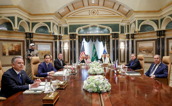 Переговоры США и России по Украине состоятся в воскресенье в Саудовской Аравии