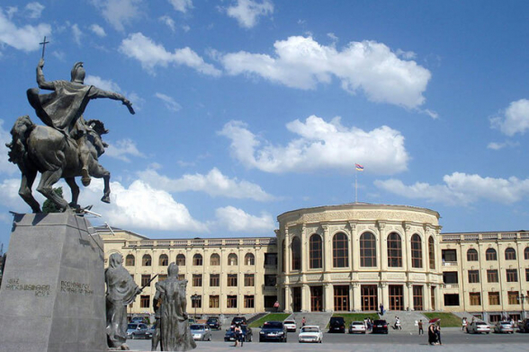 Первое заседание новоизбранного Совета старейшин Гюмри: ГД лишился власти в городе (видео)