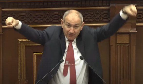 В эфире российского телеканала высмеяли поведение Никола Пашиняна в парламенте (видео)