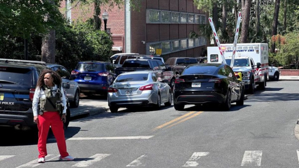 5 человек погибли в результате стрельбы в университете Флориды