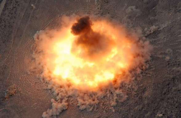 Китай провел успешные испытания неядерной «водородной бомбы»