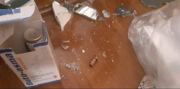 Ջարդուփշուր է եղել ննջասենյակի հայելին. ադրբեջանցիները 3 օրում 2-րդ տան վրա են կրակել Խոզնավարում