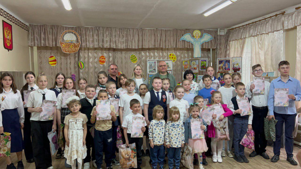 В Луганском учебно-воспитательном объединении «Восток» состоялась торжественная церемония награждения победителей: «Мать Армения» вручила детям подарки (видео)