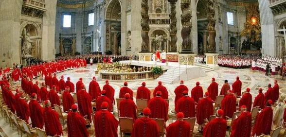 В Ватикане закрыли Сикстинскую капеллу для подготовки к конклаву