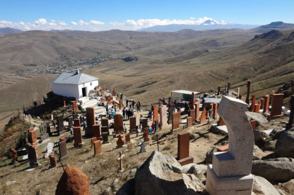 Փրկարարները քաղաքացուն իջեցրել են սարալանջից և մոտեցրել շտապօգնության ավտոմեքենային