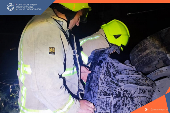 Նոր Երզնկա-Աշտարակ ճանապարհին «Toyota»-ն դուրս է եկել ճանապարհի երթևեկելի հատվածից և շրջվել