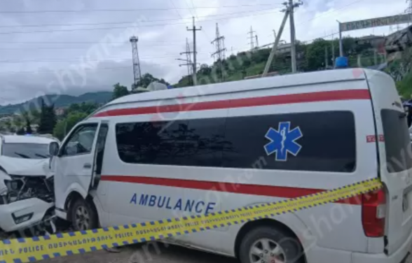 Տավուշում բախվել են շտապօգնության ավտոմեքենան ու «Nissan»-ը. բժիշկը, բուժքույրն ու վարորդները տեղափոխվել են հիվանդանոց