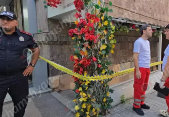 Ծեծկռտnւքի ընթացքում մեկ հոգի վայր է ընկել նկուղային հատված և մшհացել