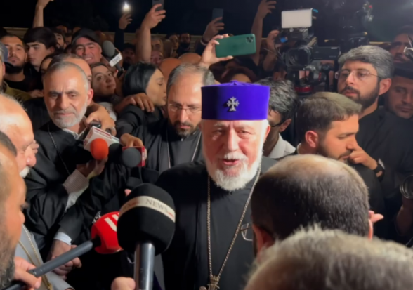 Հավատում ենք՝ ձեզ հետ միասին, առանց ընդվզումների պիտի կարողանանք հաղթահարել այս դժվարությունը. Վեհափառ (տեսանյութ)