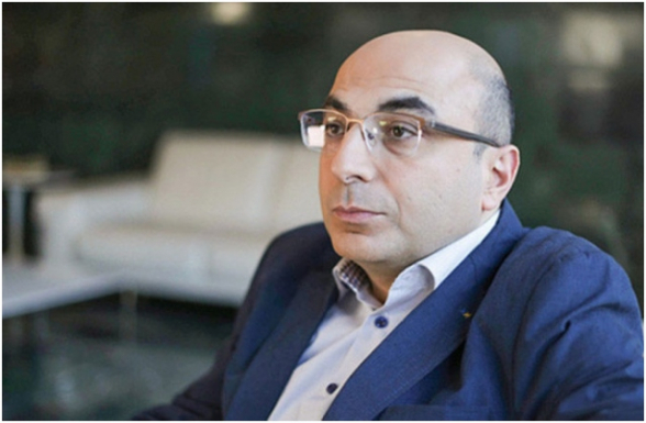 Երանի այն պաշտոնյային, որն իր մարդկային որակների հետ անհամատեղելի կհամարի այն, ինչ այսօր անում է իշխանության նեղ խումբը, հրաժարական կտա ու կգնա Մայր Աթոռ՝ օրհնություն ստանալու