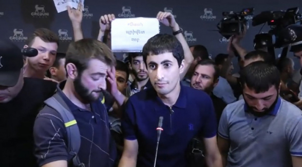 «Քոչարյան, հանցագործ» գոռացողը 7 տարի անց կալանավորվել է խոշտանգման հոդվածով. «Փաստ»