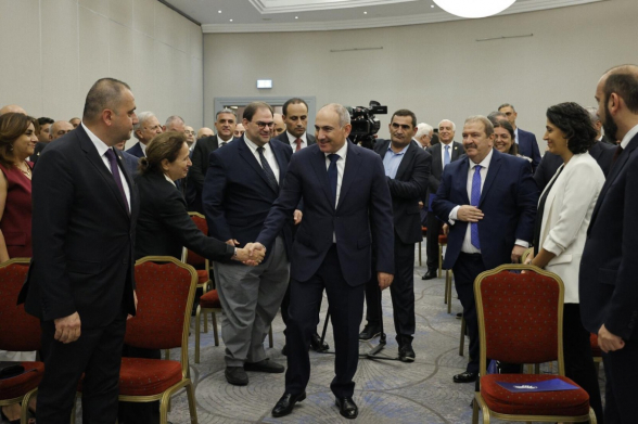 Փաշինյանի հետ հանդիպմանը Պոլսո Հայոց պատրիարքարանից ոչ մեկ չի մասնակցել