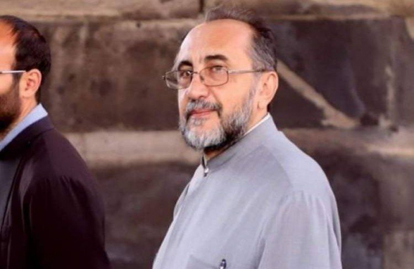 Суд арестовал архиепископа Микаела Србазана на 2 месяца