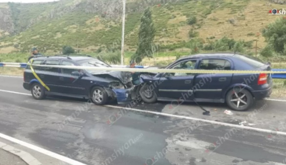Արզականում ճակատ ճակատի բախվել են «Opel Astra»-ները. կա 6 վիրավոր