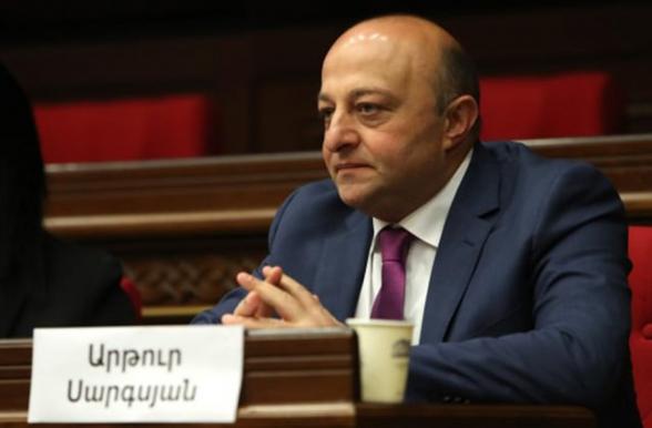 Արթուր Սարգսյանը երկու ամսով կալանավորվեց. նրան տեղափոխեցին կալանավայր (տեսանյութ)