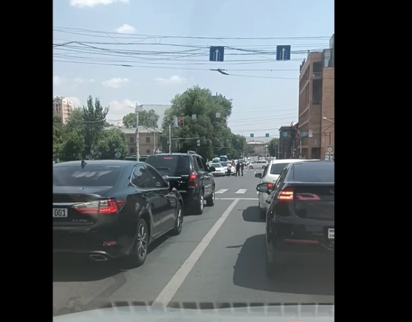 Հերթական վթարը՝ քաղաքային իշխանության ապաշնորհ որոշման հետևանքով (տեսանյութ)