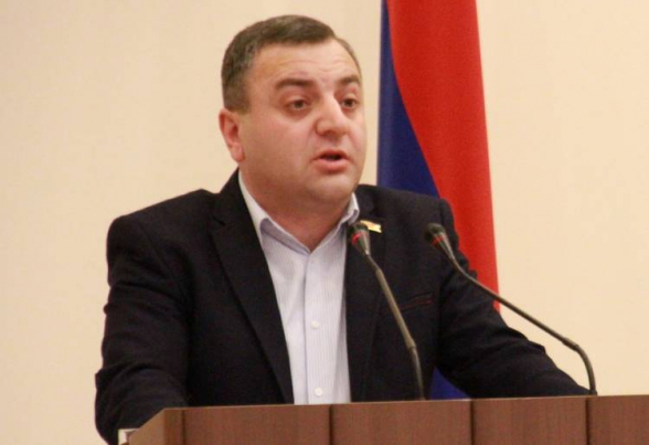 Դավիթ Գալստյանն ու 590 հազար դոլար հափշտակածը նույն խցում են․ «Հրապարակ»