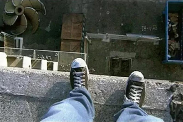 Գյումրիում փրկարարները կանխել են քաղաքացու՝ տшնիքից նետվելnւ փnրձը