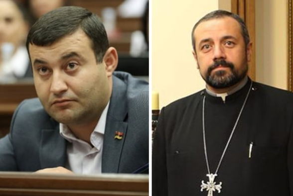 Иерей Себеос Галачян не позволил депутату от ГД Нареку Григоряну стать крестным (видео)