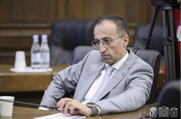 Դատարանը 9 մլն դրամի կալանք է դրել Արսեն Թորոսյանի հաշիվների վրա․ «Հրապարակ»