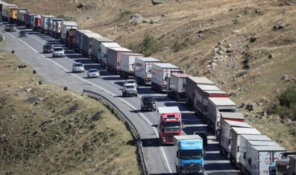 Ռուս-վրացական սահմանին մոտ 1200 հայկական բեռնատար է սպասում