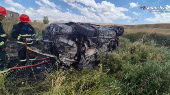 Հառիճ բնակավայրում «BMW»-ն բախվել է քարերին, կողաշրջվել ու բռնկվել. կան վիրшվորներ