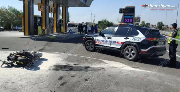 Շիրակում մոտոցիկլը բախվել է բենզալցակայանի տանիքի հենասյանը և բռնկվել
